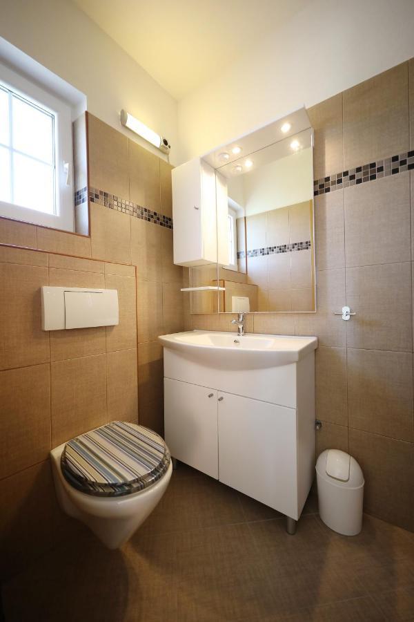 Rooms & Studio Apartmani Flower Bibinje Zewnętrze zdjęcie
