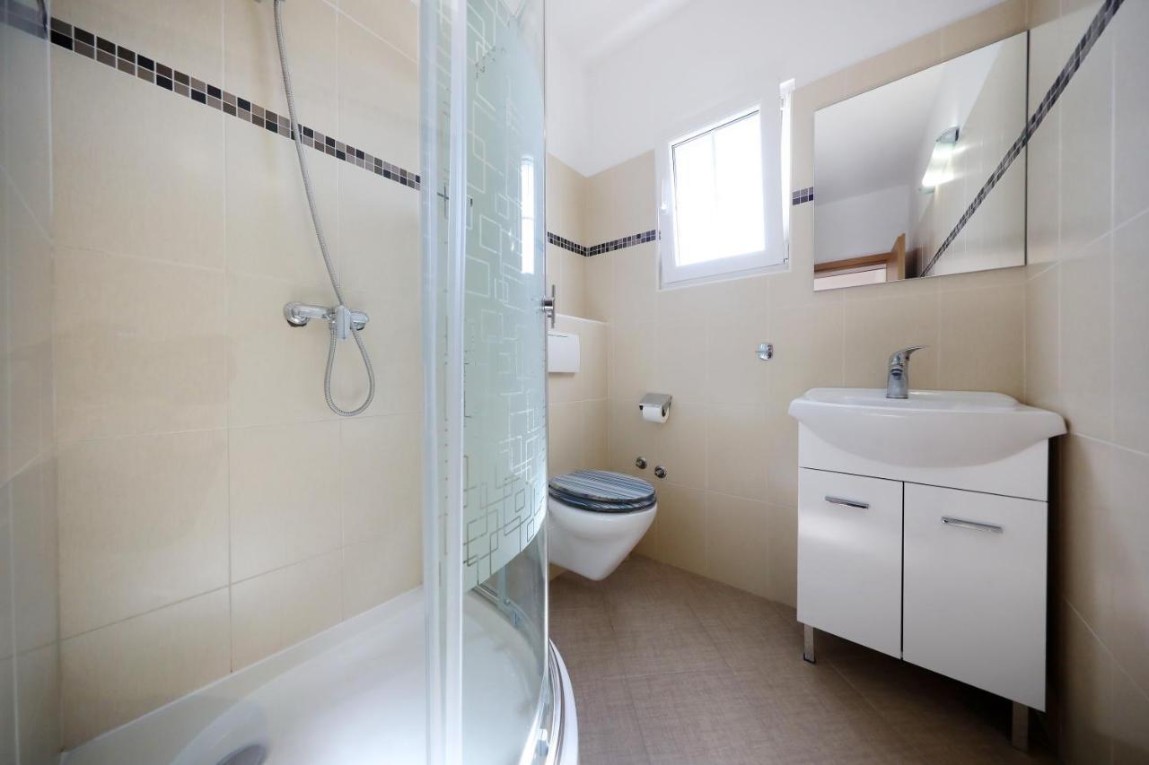 Rooms & Studio Apartmani Flower Bibinje Zewnętrze zdjęcie