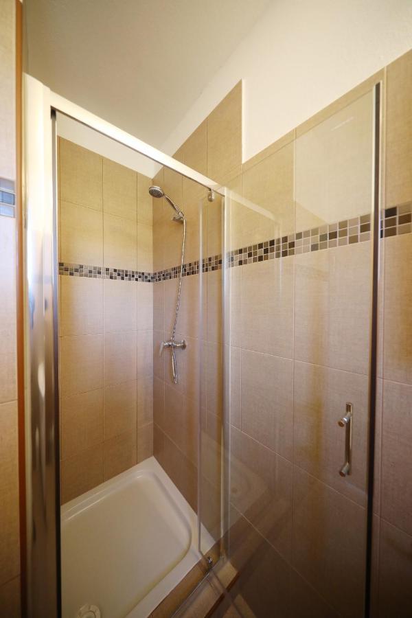 Rooms & Studio Apartmani Flower Bibinje Zewnętrze zdjęcie